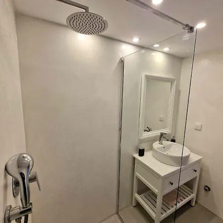 Karaoulanis Apartment